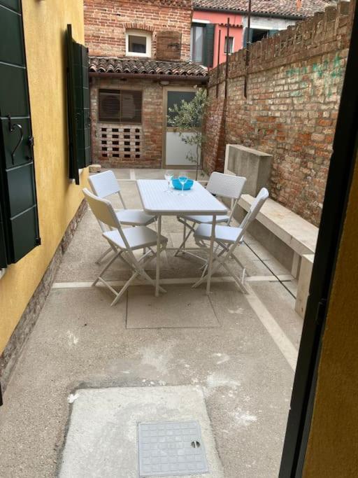 Appartamento Tre Archi Con Corte Privata Venesia Bagian luar foto