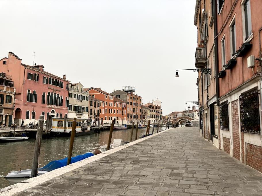 Appartamento Tre Archi Con Corte Privata Venesia Bagian luar foto