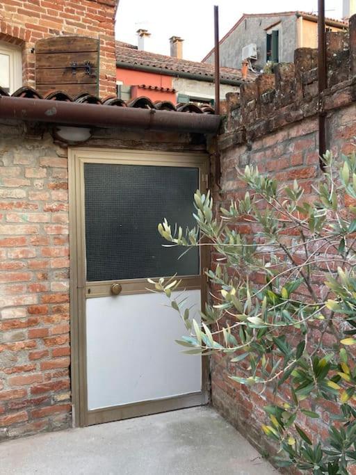 Appartamento Tre Archi Con Corte Privata Venesia Bagian luar foto