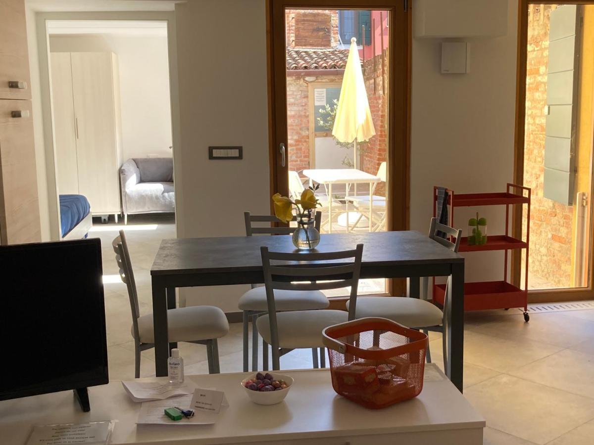 Appartamento Tre Archi Con Corte Privata Venesia Bagian luar foto