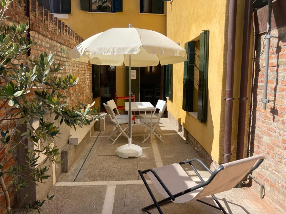 Appartamento Tre Archi Con Corte Privata Venesia Bagian luar foto